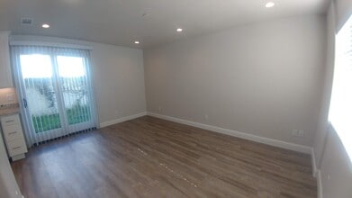 126 Cowell St, Unit 128 in Santa Cruz, CA - Building Photo - Building Photo