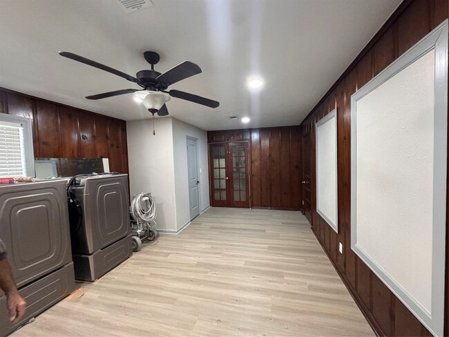 property at 906 Llano St