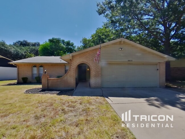 2312 Vineyard Dr in Arlington, TX - Building Photo - Building Photo