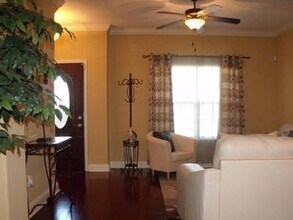 922 Oak Crest Dr in Hinesville, GA - Building Photo - Building Photo