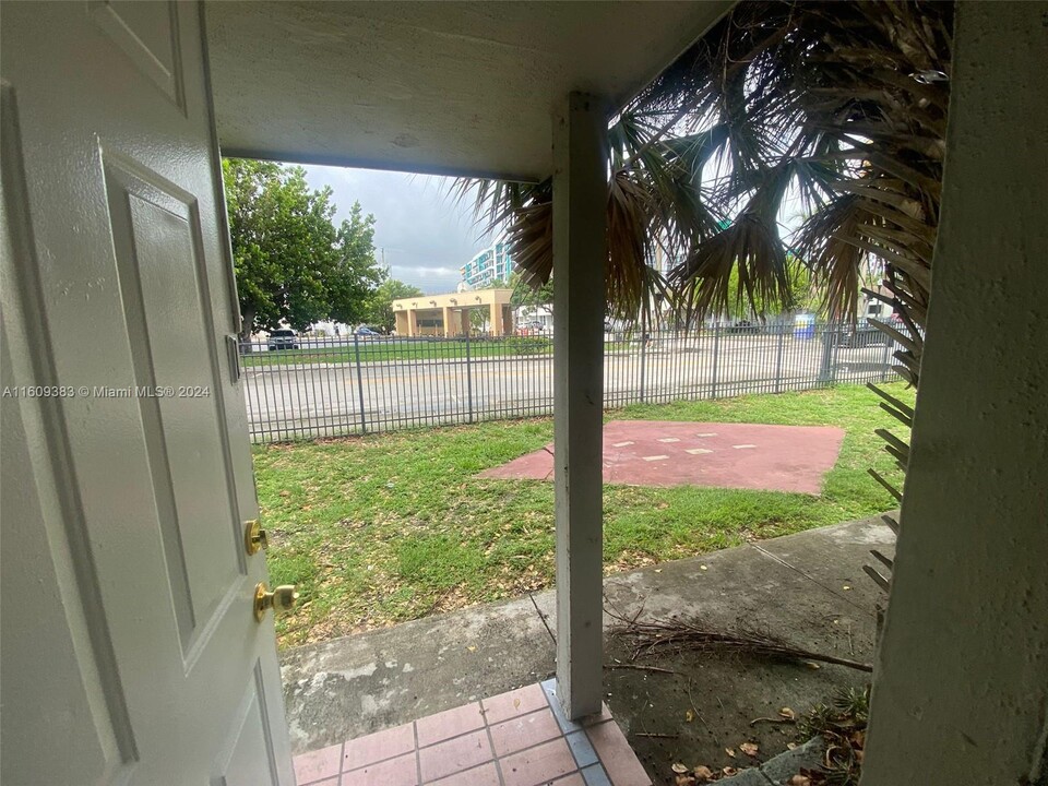 301 N 20th Ave-Unit -A2 in Hollywood, FL - Building Photo