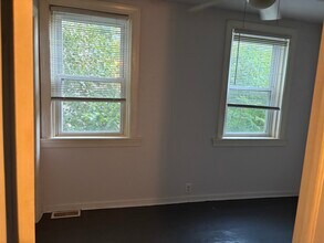 421 Moyer St, Unit F in Philadelphia, PA - Foto de edificio - Building Photo