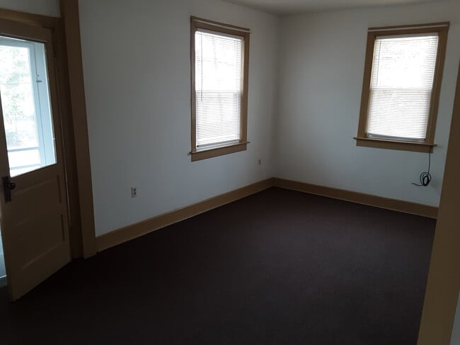 32 Milford St, Unit 2nd floor