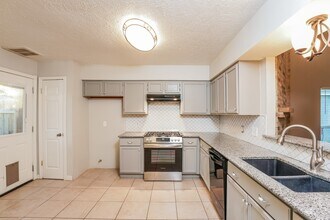 11731 Yearling Dr in Houston, TX - Building Photo - Building Photo
