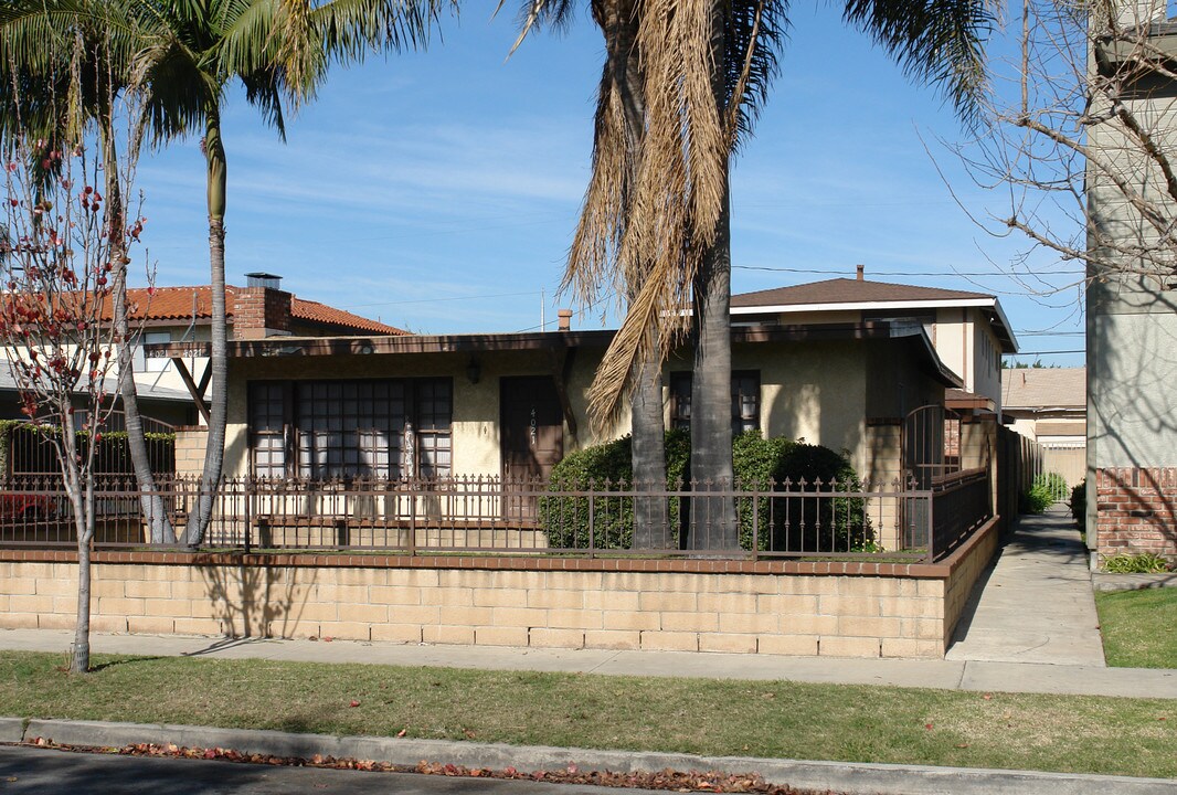 4021 Howard Ave in Los Alamitos, CA - Foto de edificio