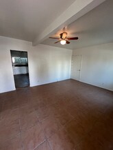 2208 Kent St in Los Angeles, CA - Foto de edificio - Building Photo