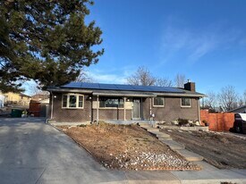 7860 Linda Cir in Denver, CO - Building Photo