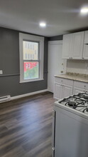 21 Edwards St, Unit 2 in Waterbury, CT - Building Photo - Building Photo