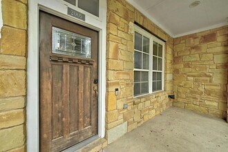 2005 Zach Scott St, Unit 01-953 in Austin, TX - Building Photo - Building Photo