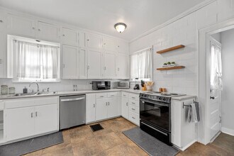 425 N Bluff Ave in Wichita, KS - Building Photo - Building Photo