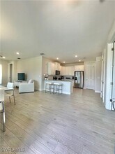 1064 Tranquil Brk Dr in Naples, FL - Foto de edificio - Building Photo