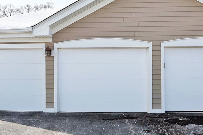 236 Deerpath Ct in Schaumburg, IL - Building Photo - Building Photo