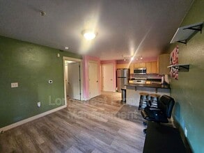 9837 NE Irving St in Portland, OR - Building Photo - Building Photo