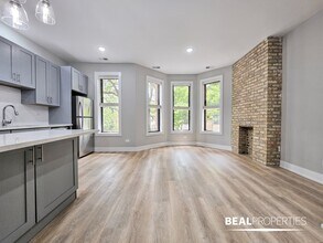 428 W Belden Ave in Chicago, IL - Building Photo - Building Photo