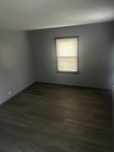 2000 Aitken Ave in Flint, MI - Building Photo - Building Photo