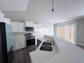 1317 NW 27th St in Ankeny, IA - Foto de edificio - Building Photo