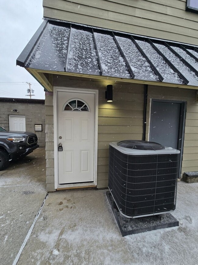 property at 922 Main St