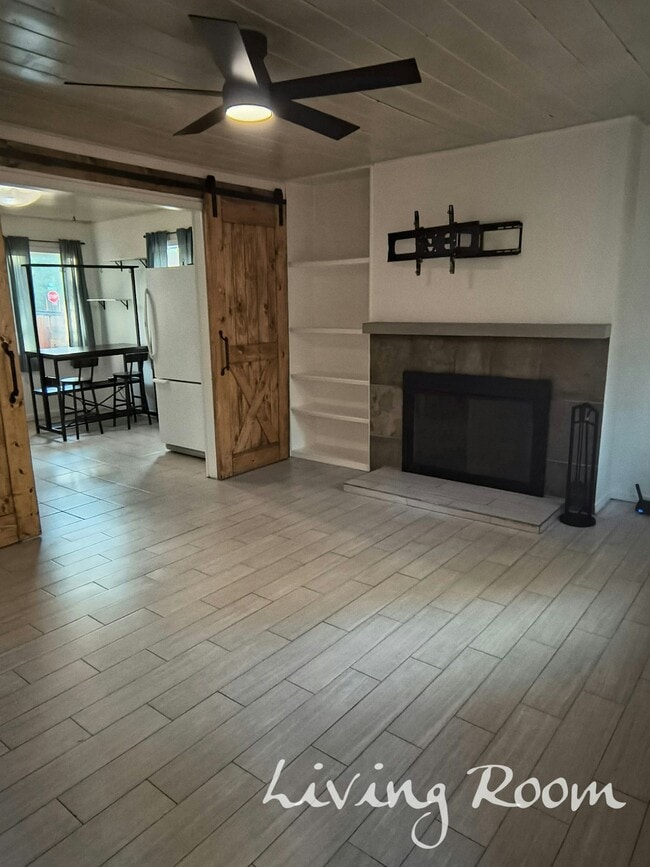 property at 2564 Elwood Ave