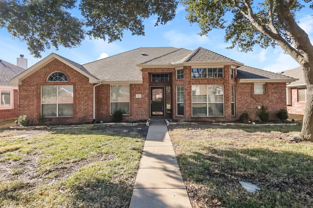 203 Morningstar Ln in Red Oak, TX - Building Photo