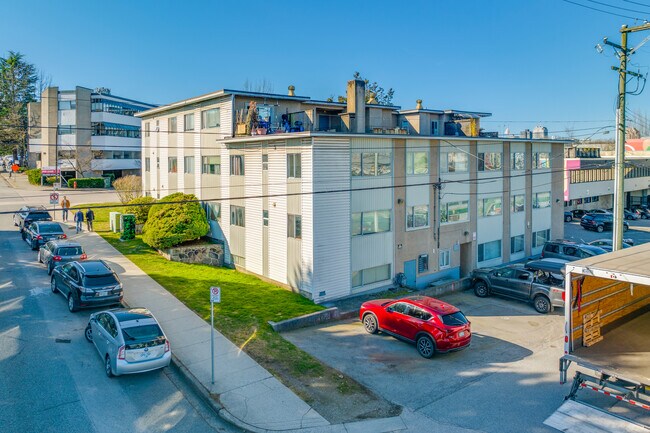 75 E 8th Ave in Vancouver, BC - Building Photo - Building Photo