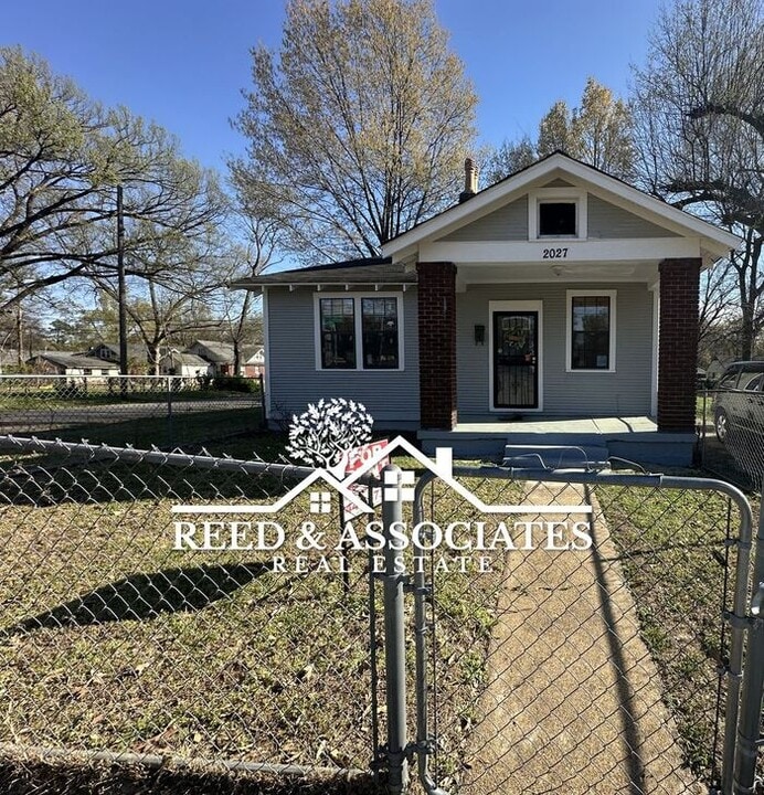 2027 Southern Ave in Memphis, TN - Building Photo