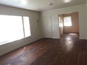 1045 Warner St in Chico, CA - Building Photo - Building Photo