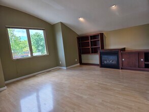 750 Monroe St in Eugene, OR - Foto de edificio - Building Photo