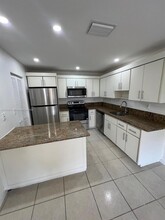 8052 NW 41st Ct in Sunrise, FL - Building Photo - Building Photo
