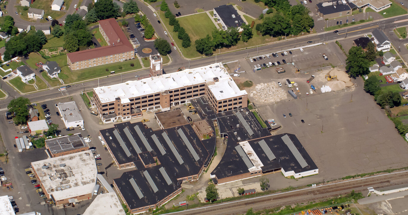 Bristle & Main in Hartford, CT - Building Photo