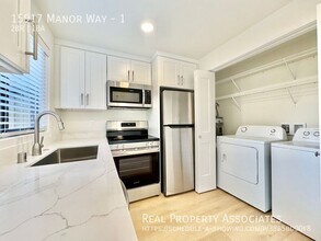 15917 Manor Way in Lynnwood, WA - Building Photo - Building Photo