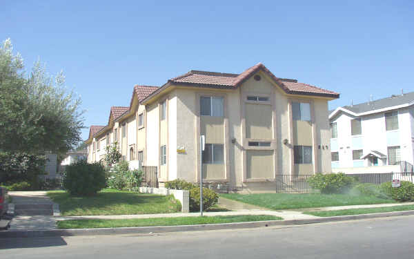 217 S 5th St in Alhambra, CA - Building Photo