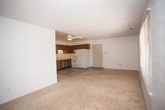 815 E Ivinson Ave in Laramie, WY - Building Photo - Interior Photo