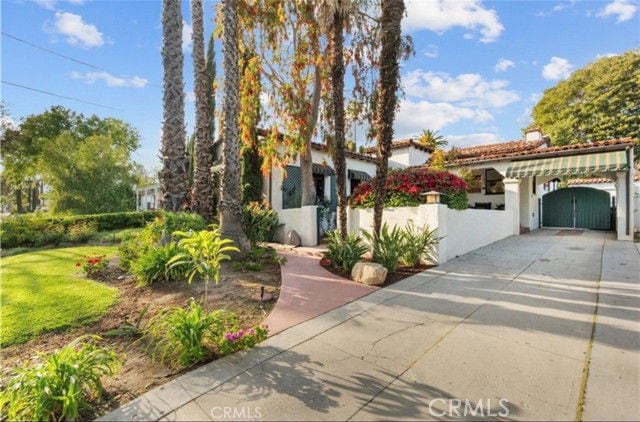 property at 919 W Kenneth Rd