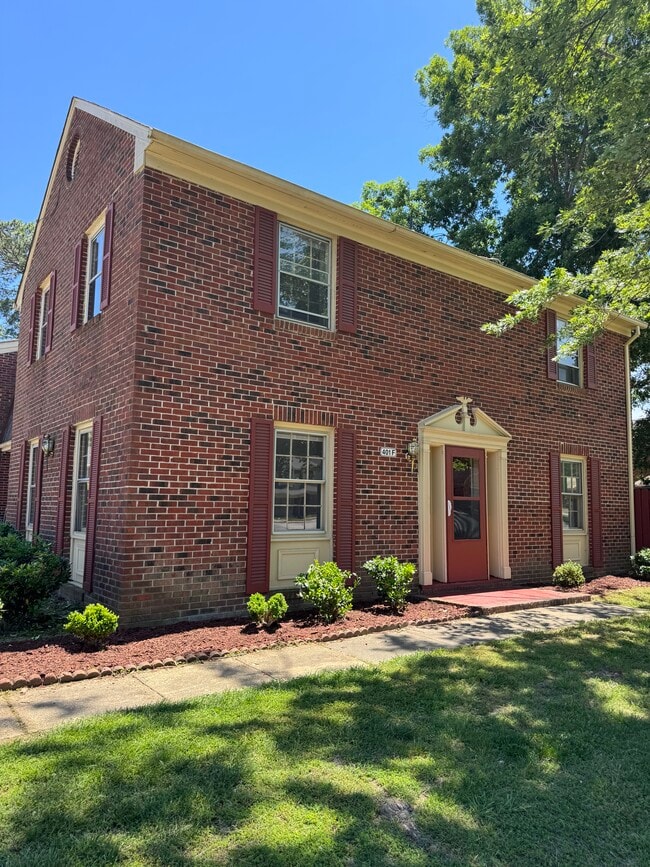 property at 401 Advocate Ct