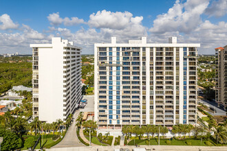 Shore Club Condominiums in Fort Lauderdale, FL - Foto de edificio - Building Photo