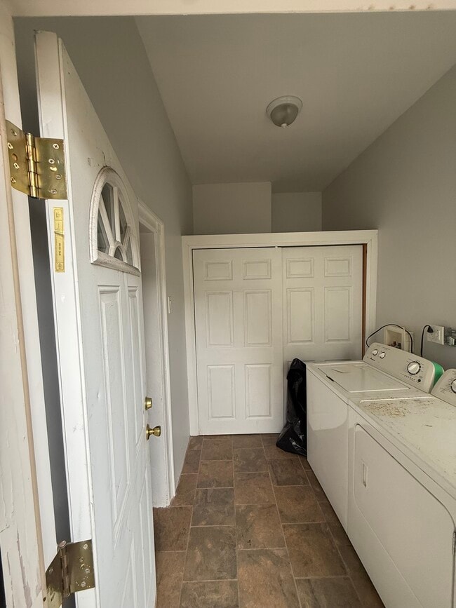 5734 Walker St, Unit 2nd Flr in Philadelphia, PA - Building Photo - Building Photo