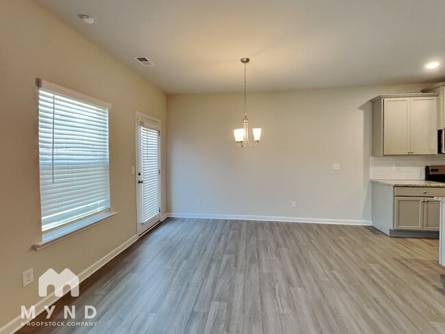 4949 Lower Elm St in Atlanta, GA - Building Photo - Building Photo