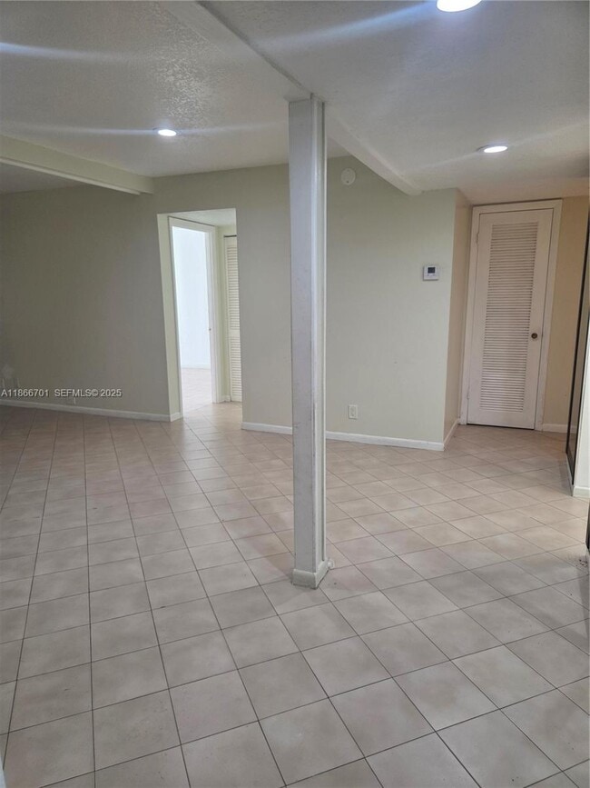 3330 Spanish Moss Terrace in Lauderhill, FL - Foto de edificio - Building Photo