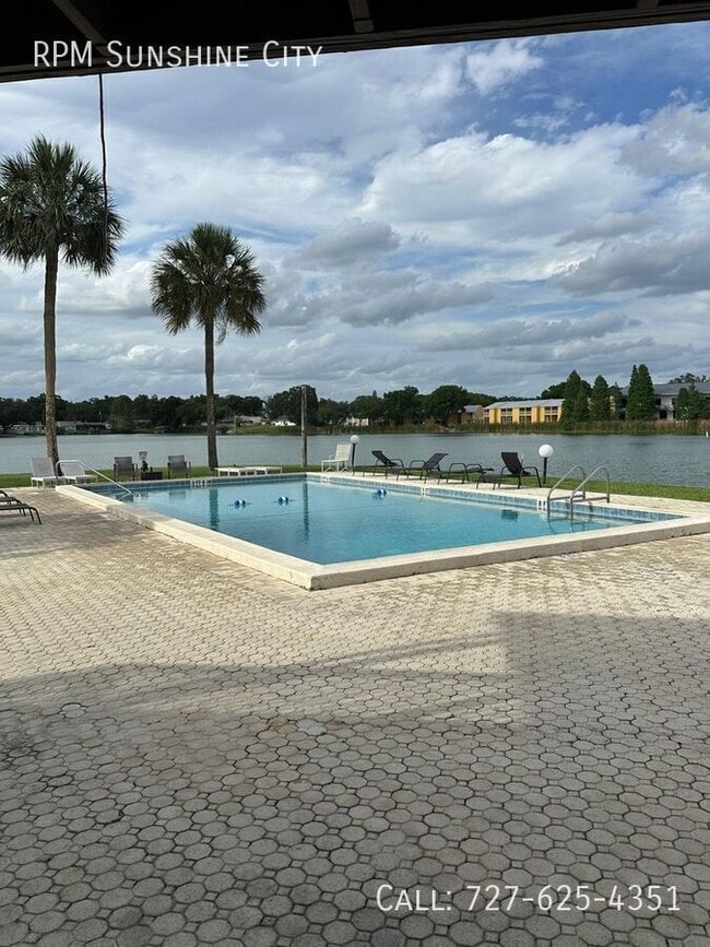 property at 1920 E Edgewood Dr