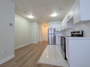 317 Front St in Belleville, ON - Building Photo - Building Photo