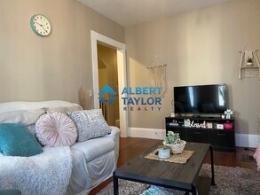 8 Sunset St, Unit 1 in Boston, MA - Building Photo - Building Photo