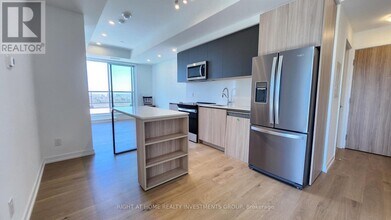 3100 Keele St in Toronto, ON - Building Photo - Building Photo