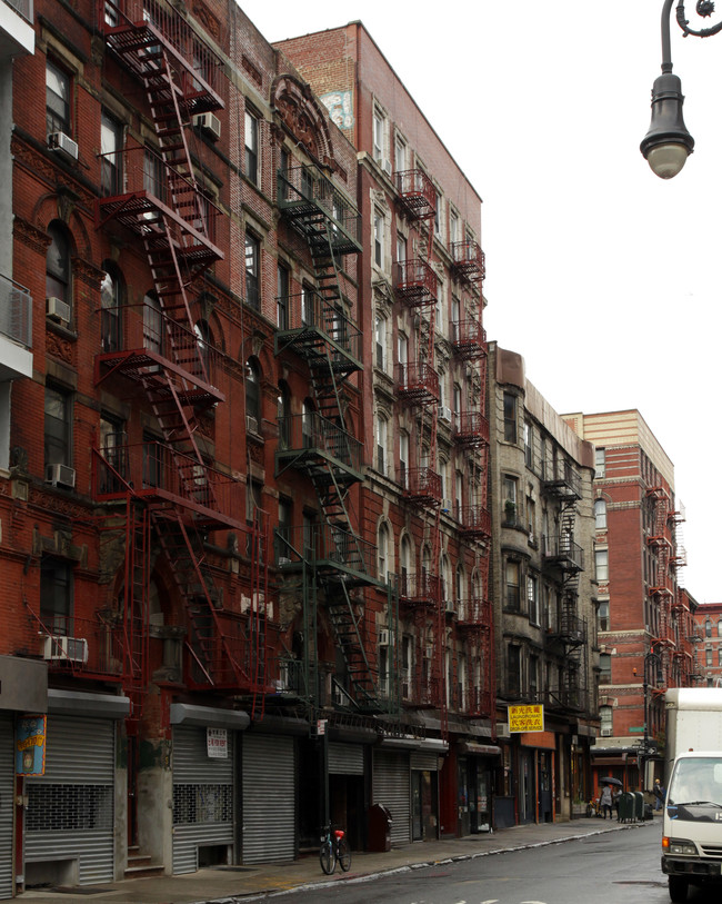 249 Broome St in New York, NY - Foto de edificio - Building Photo