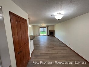 2 Bedroom, 1 Bath Townhome with Amenities! in Sioux Falls, SD - Building Photo - Building Photo
