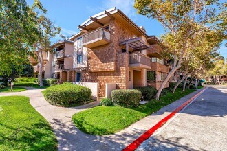 8840 Villa La Jolla Dr-Unit -211 in San Diego, CA - Building Photo - Building Photo