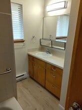 1216 9th Ave NW, Unit 1216 in Puyallup, WA - Building Photo - Building Photo