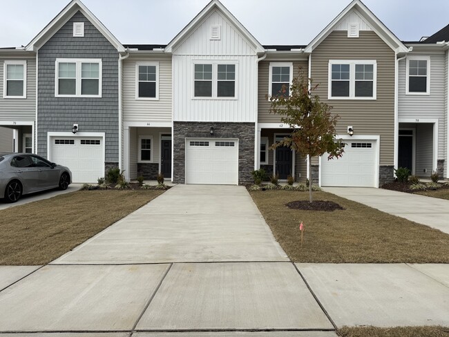 66 Florida St in Lillington, NC - Building Photo - Building Photo