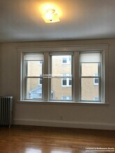 71 Winchester St, Unit 2 in Brookline, MA - Foto de edificio - Building Photo