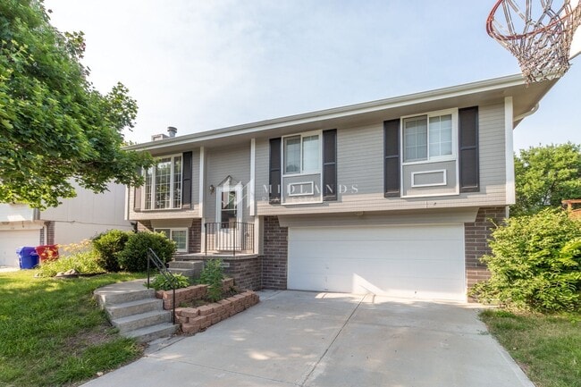 15324 Chalco Pointe Dr in Omaha, NE - Building Photo - Building Photo