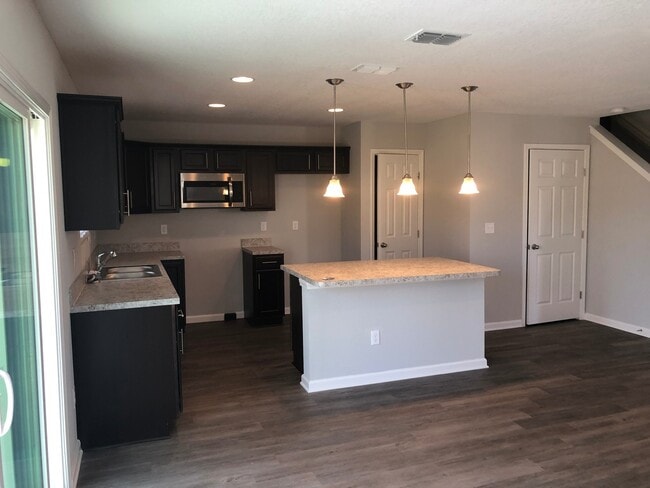 8101 Oden Ave in Jacksonville, FL - Building Photo - Building Photo